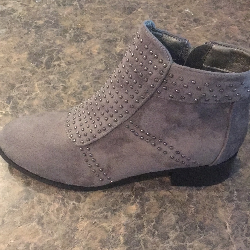 Flash Sale! ❤️New Derailed Booties
